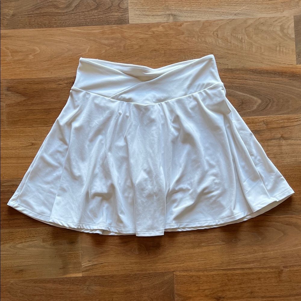 Fabletics Elegant White Crossover Flounce Women's Skort
